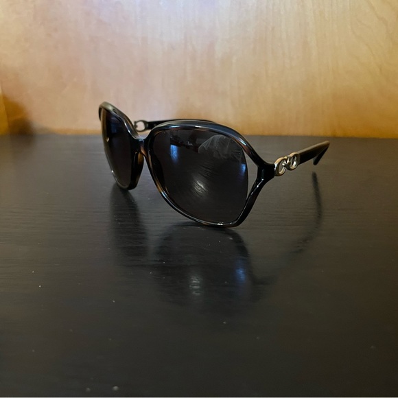 Sunglasses - Picture 3 of 4